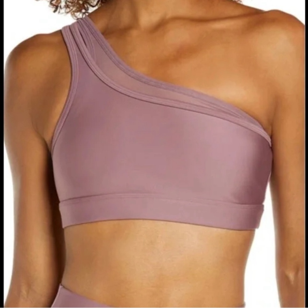 Alo Yoga Airlift Excite Sports Bra in Wildrose - Small